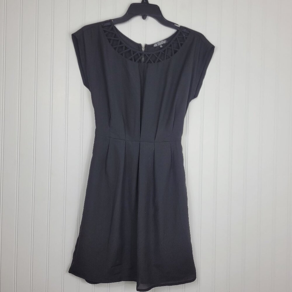 BEBOP Black Cap Sleeve Pleated Mini Dress w Cutout Neckline SZ Small